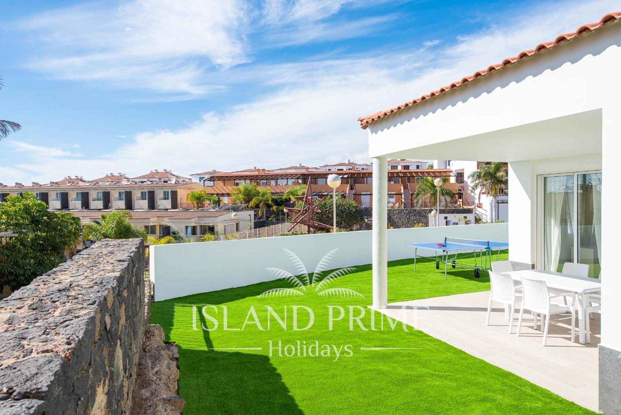 House 100m Away From Ocean Ebv10 *