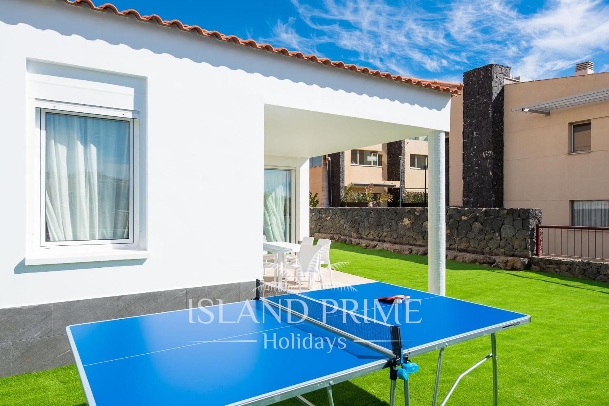 House 100m Away From Ocean Ebv10